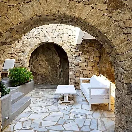 Adikri & Mykonos Town